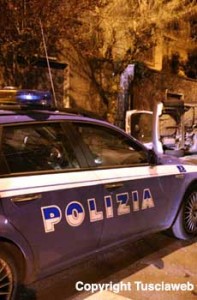 Polizia di notte <p>Una pattuglia della polizia </p>