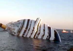 La Costa Concordia affondata al Giglio La Costa Concordia affondata al Giglio