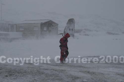 Una tormenta alla base