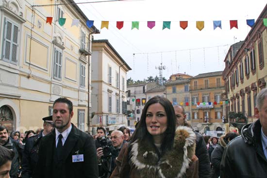 Carnevale - Manuela Arcuri a Ronciglione