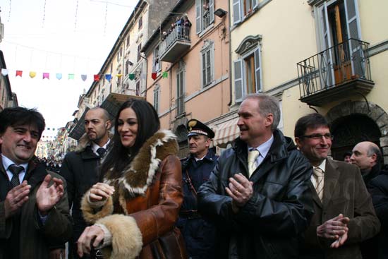 Carnevale - Manuela Arcuri a Ronciglione