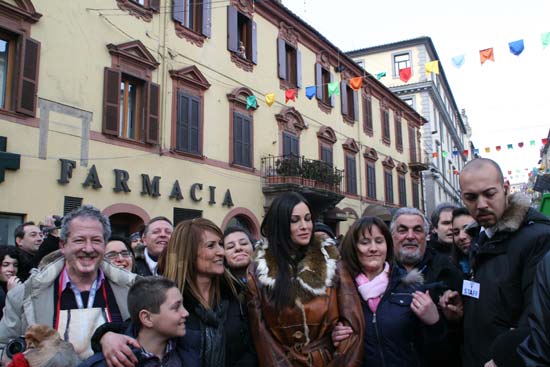 Carnevale - Manuela Arcuri a Ronciglione
