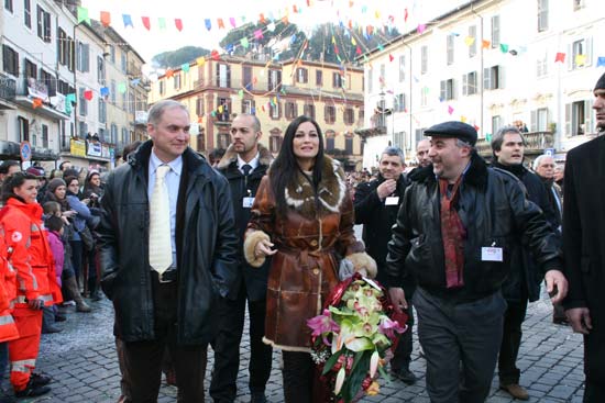 Carnevale - Manuela Arcuri a Ronciglione