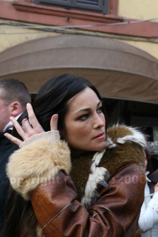 Manuela in piazza con i ronciglionesi