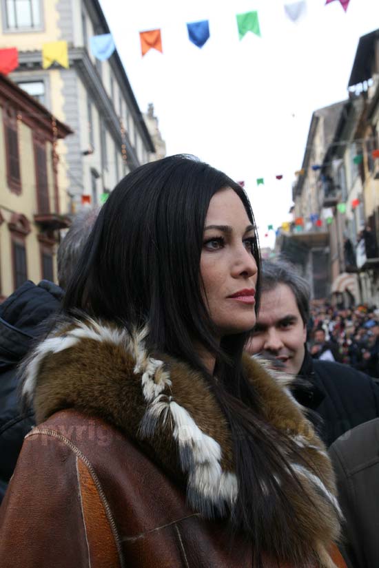 Manuela in piazza con i ronciglionesi
