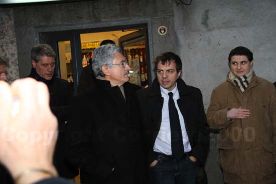 Gli amici al bar se ne vanno