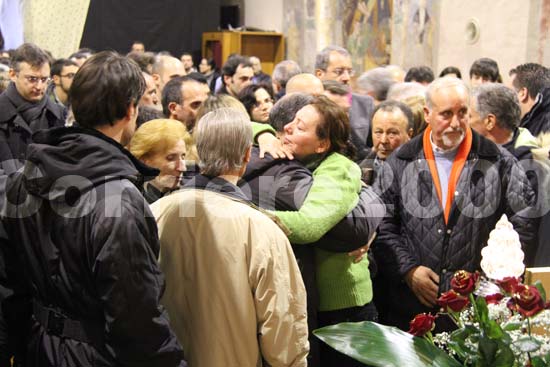 Il paese si stringe attorno alla famiglia