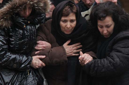 Al centro la madre di Marcella