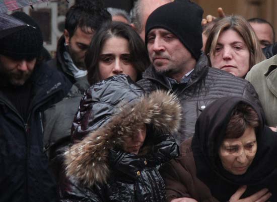 La madre e dietro il convivente di Marcella