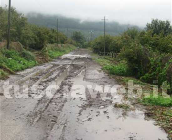 Le frane sulla strada Valle di Vico