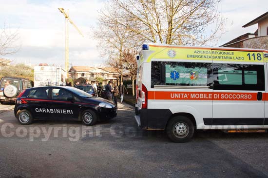 I carabinieri davanti alla casa