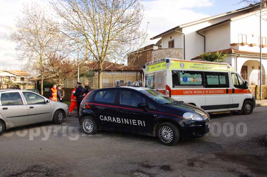 I carabinieri davanti alla casa