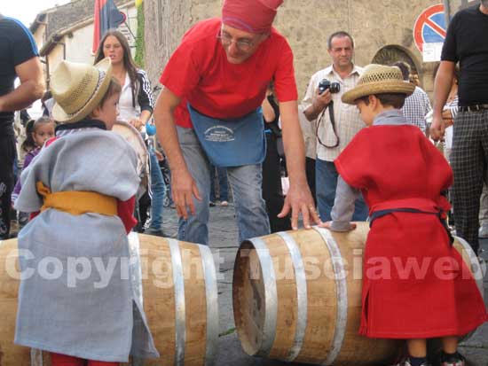 Il palio delle botti a Pianoscarano (Viterbo)