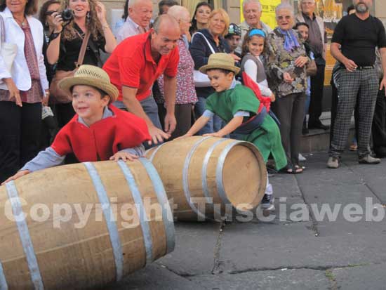 Il palio delle botti a Pianoscarano (Viterbo)