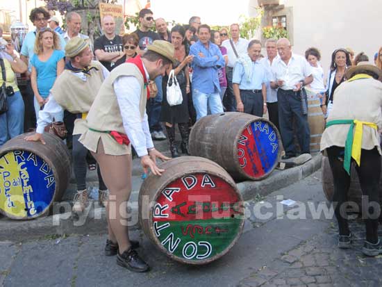 Il palio delle botti a Pianoscarano (Viterbo)