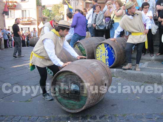 Il palio delle botti a Pianoscarano (Viterbo)