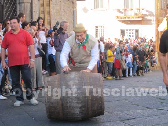 Il palio delle botti a Pianoscarano (Viterbo)