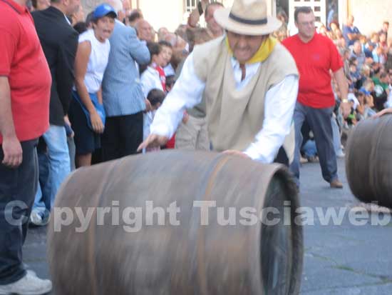 Il palio delle botti a Pianoscarano (Viterbo)