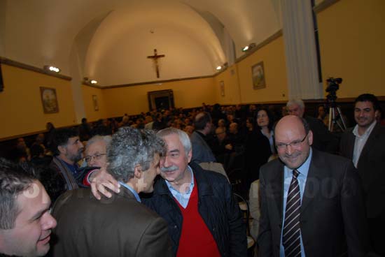 Sposetti è diventato buono e abbraccia tutti