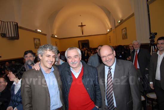 Sposetti è diventato buono e abbraccia tutti