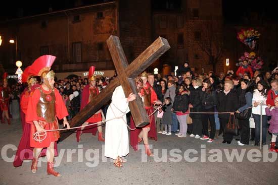Il Cristo che porta la croce
