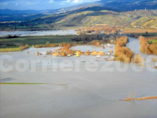 La valle del Tevere inondata tra Bomarzo e Attigliano