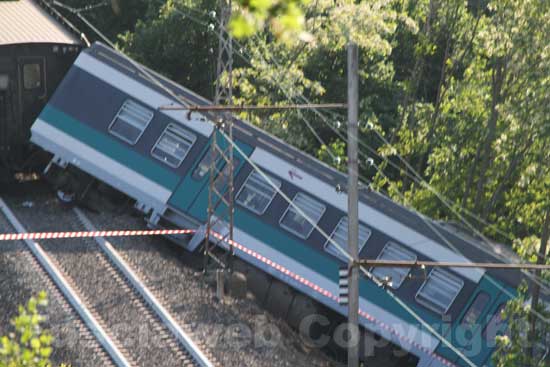 Il treno deragliato