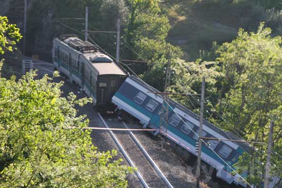 Il treno deragliato