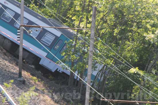 Il treno deragliato