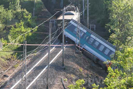 Il treno deragliato