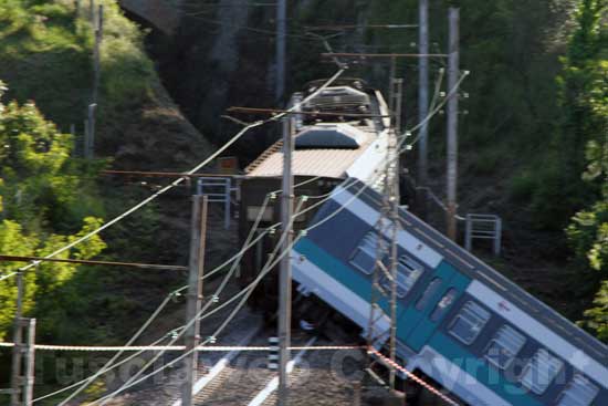 Il treno deragliato