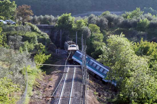 Il treno deragliato