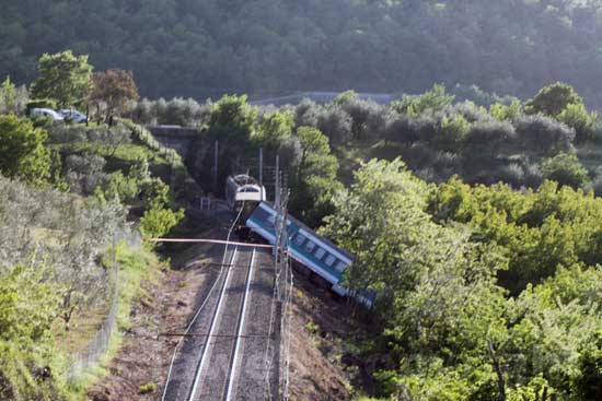 Il treno deragliato