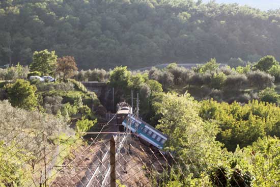 Il treno deragliato