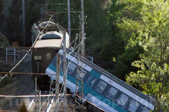 Il treno deragliato