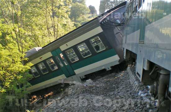 Il treno deragliato