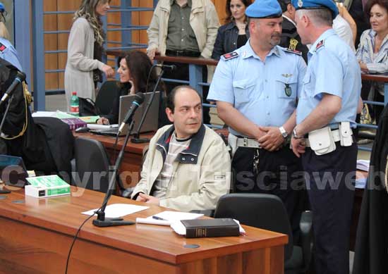 Paolo Esposito si guarda intorno
