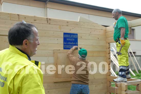 32 -Terremoto in Abruzzo - Vitorchiano dona un ambulatorio