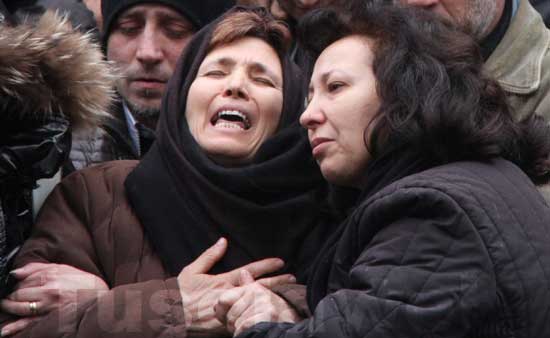 Omicidio Rizzello - La madre di Marcella al funerale