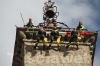 Vigili del fuoco sulla torre di piazza del Comune